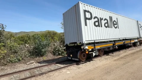 جذب سرمایه ۱۰۰ میلیون دلاری برای حمل‌ونقل ریلی خودران